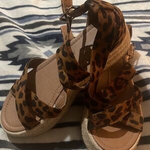 Boutique brand platform sandals